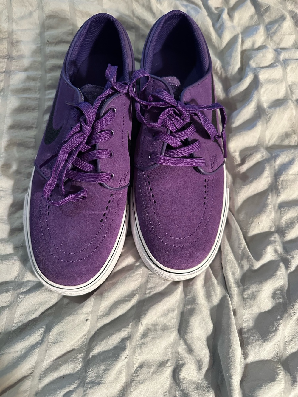 Youth Nike SB Stefan Jamison purple sneakers